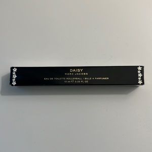 Marc Jacobs ""Daisy" roll on purfume